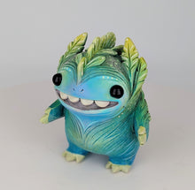 Load image into Gallery viewer, Logur original sculpture
